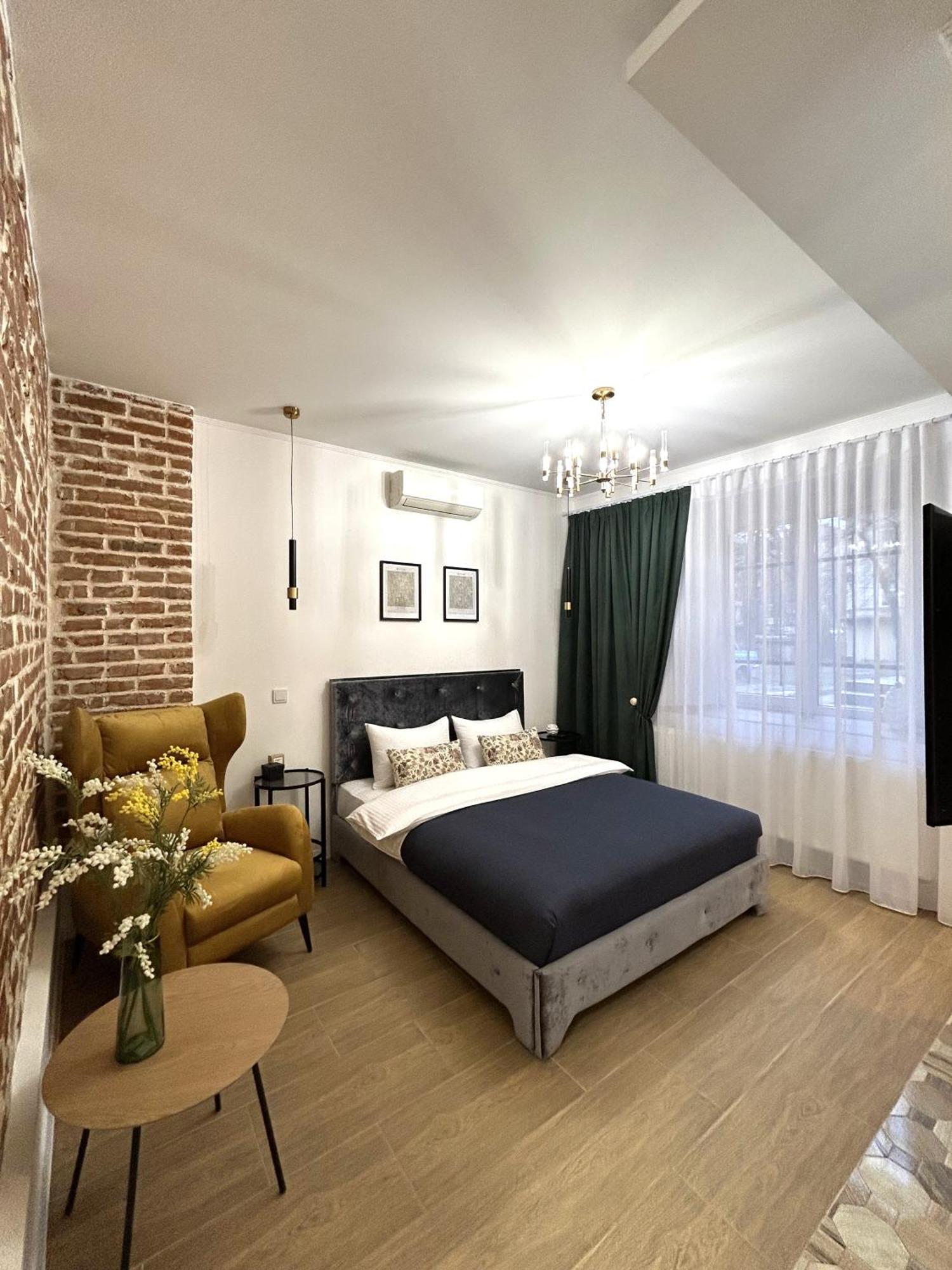 Modern Apartment, 100M To Opera Lviv Bagian luar foto