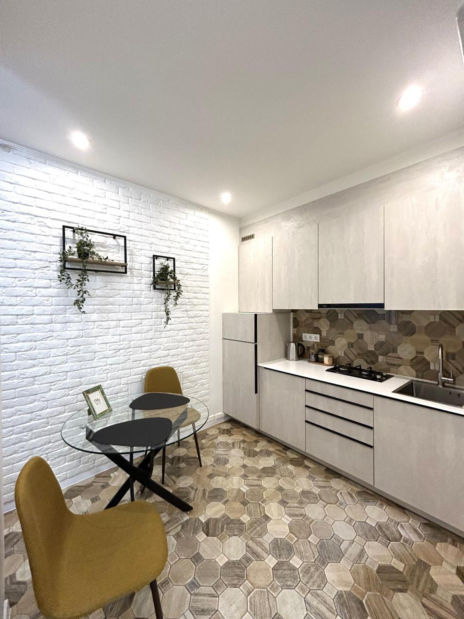 Modern Apartment, 100M To Opera Lviv Bagian luar foto