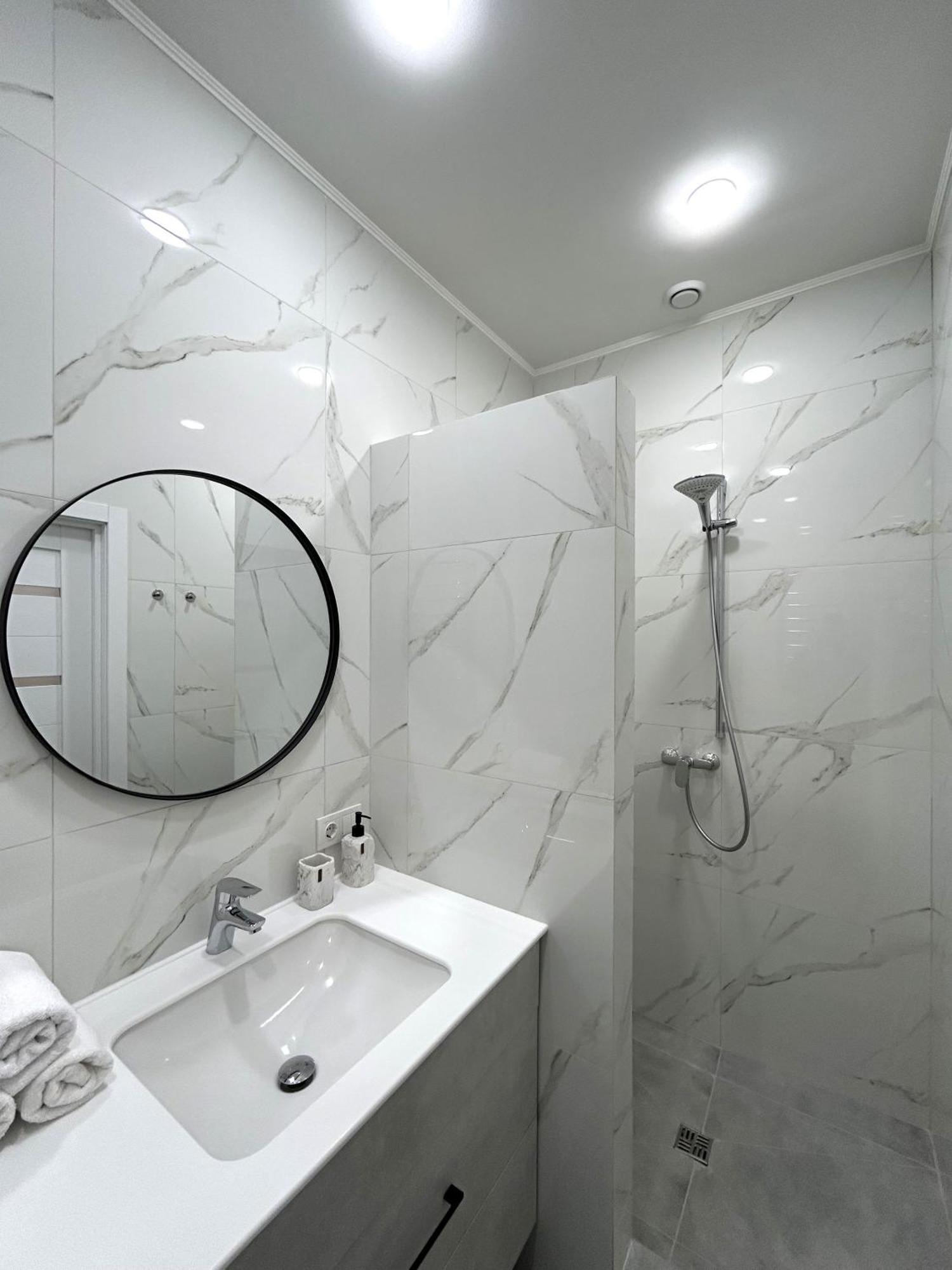 Modern Apartment, 100M To Opera Lviv Bagian luar foto