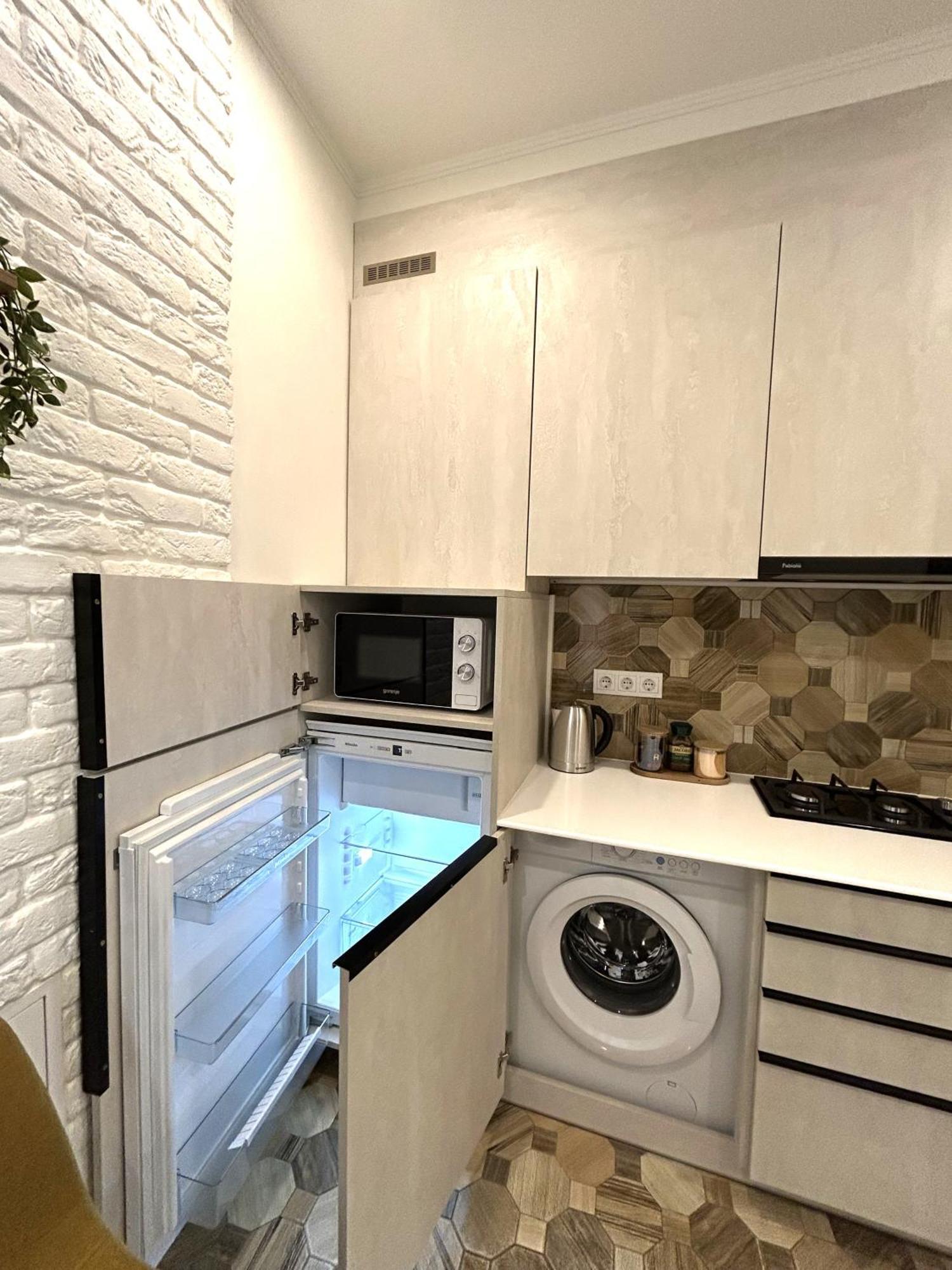 Modern Apartment, 100M To Opera Lviv Bagian luar foto