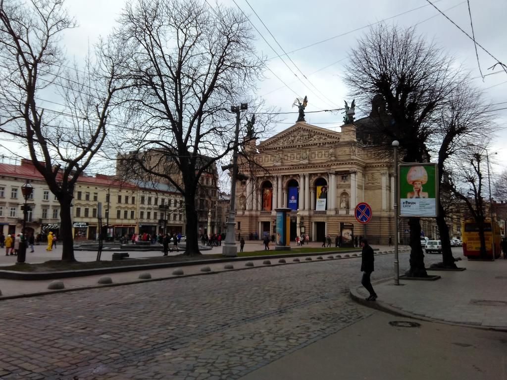 Modern Apartment, 100M To Opera Lviv Bagian luar foto